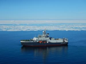 RV Kronprins Haakon. Image: Kit Kovacs (NPI)